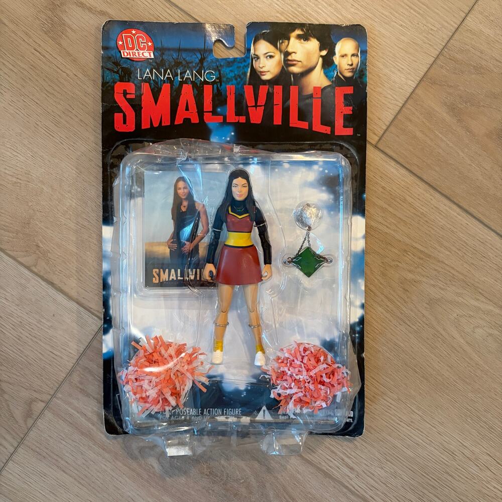 DC Direct Smallville Action Figure Fully Poseable Lana Lang NEW